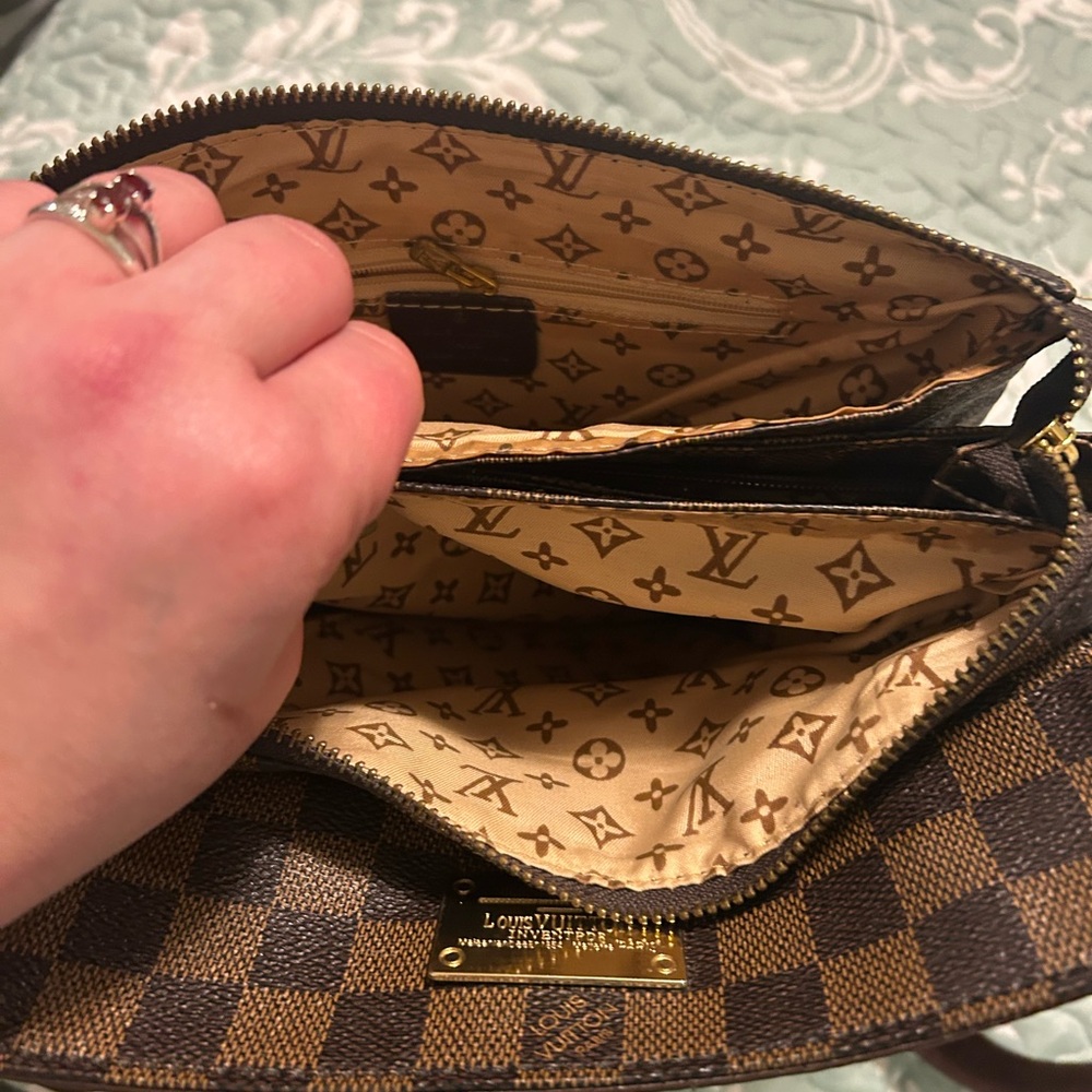 Louis Vuitton Brown Damier Ebene Crossbody with Gold Plate - Picture 3 of 5